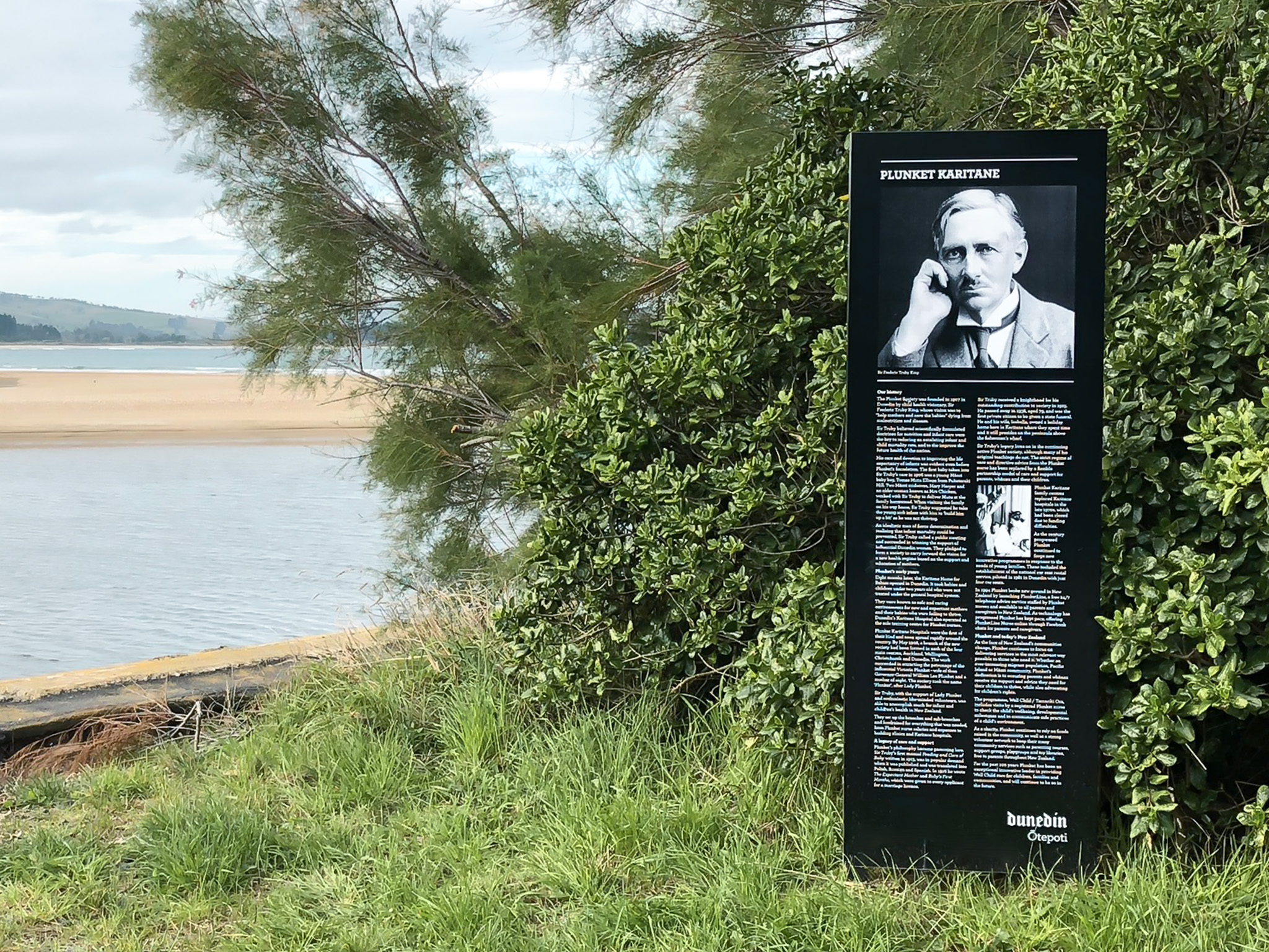 Wayfinding external signage dunedin